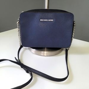 MICHAEL KORS JET SET LEATHER CROSSBODY CHAIN STRAP